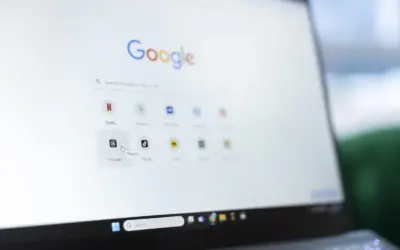 Conversaciones con Claude indexadas en Google: cómo proteger tus datos al utilizar IA
